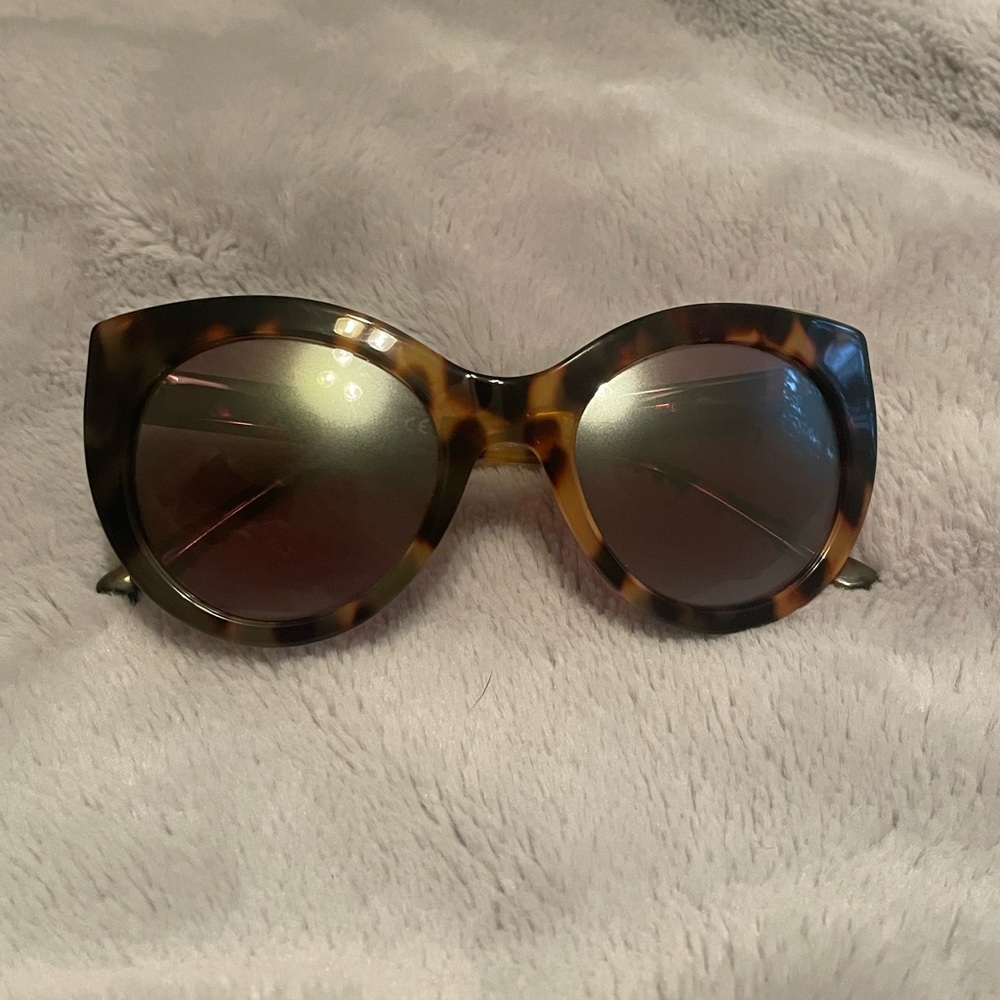 Tory Burch Sunglasses. No case